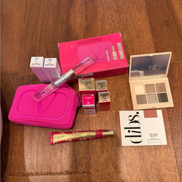 Valentino Vibrant Pink and Red Makeup Collection with other products included! - Picture 5 of 10